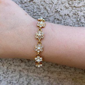 Crystal flower bracelet!